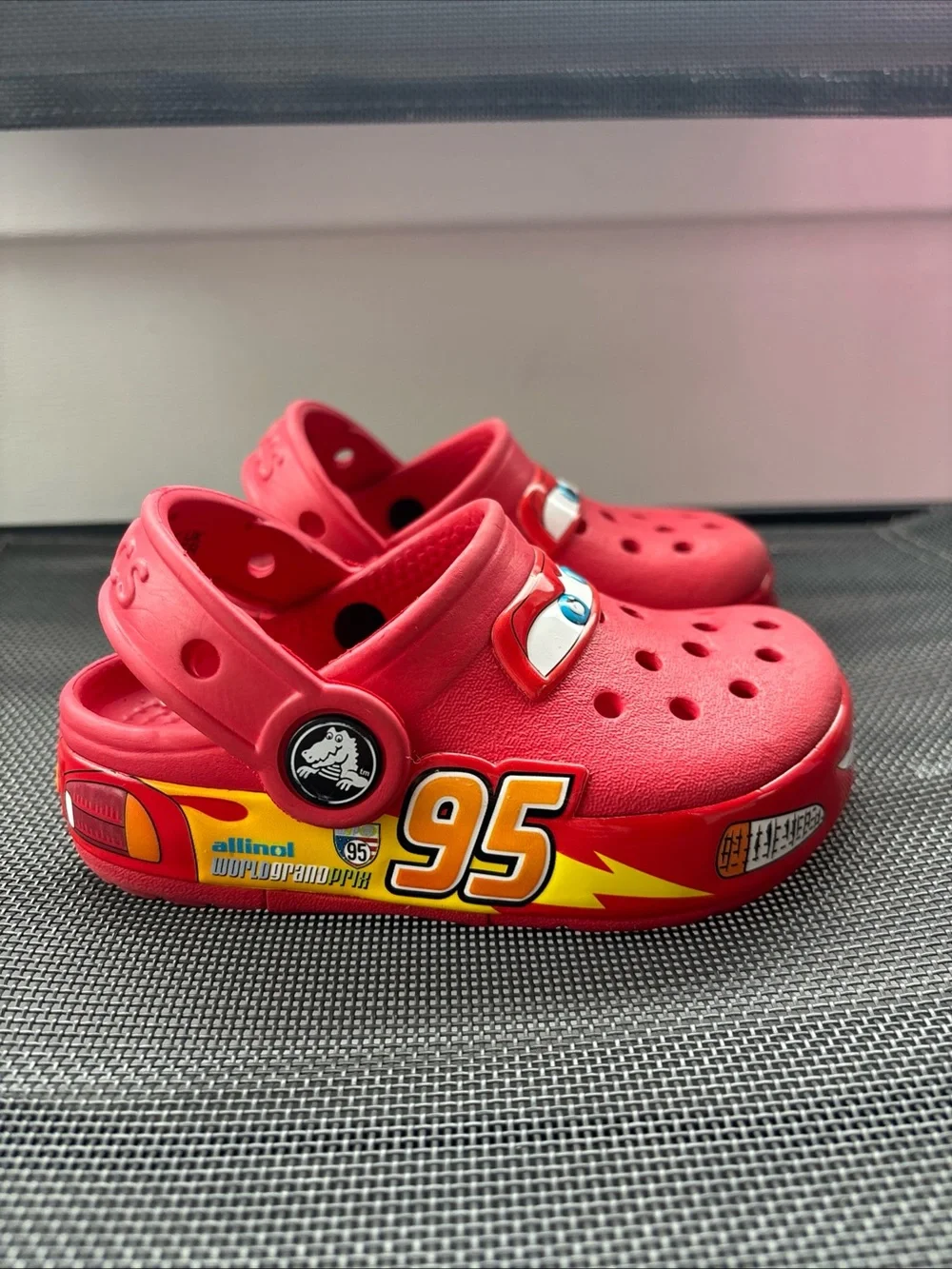 Crocs Lightning McQueen Clog Toddler Light Up Disney Pixar Cars Size 7 C7 Toddle